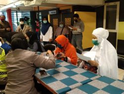 Polrestabes Surabaya Gelar Vaksin Booster di Masjid Al Akbar