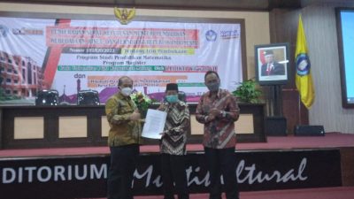 Penyerahan salinan SK Kemendikbudristek ini langsung diserahkan oleh Kepala LLDIKTI Wilayah VII Prof Dr Ir Suprapto DEA kepada Wakil PPLP PT PGRI Malang Drs Abdul Bakar didampingi Rektor Unikama Dr Pieter Sahertian MSi.