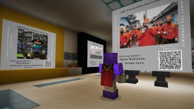 Tampak avatar sedang berkunjung ke ruang galeri Pameran Foto Jurnalistik di Metaverse yang diinisiasi No Mind Indonesian Meta Gallery bersama PFI Malang dan Tugu Media Group.