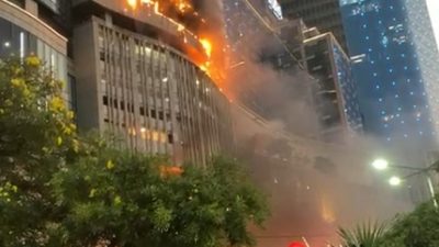 Tunjungan Plaza Mall terbakar pada Rabu (13/4/2022) sekitar pukul 17.45 WIB.