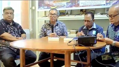 Pakar Komunikasi Dr Aqua Dwipayana Beri Motivasi sambil Silaturahmi Bersama Insan Pers Makassar