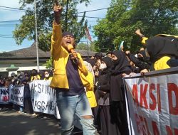 Tuntut DPRD, Aliansi BEM Bojonegoro Minta Kawal Kejelasan PKL dan Perpindahan Pasar Kota