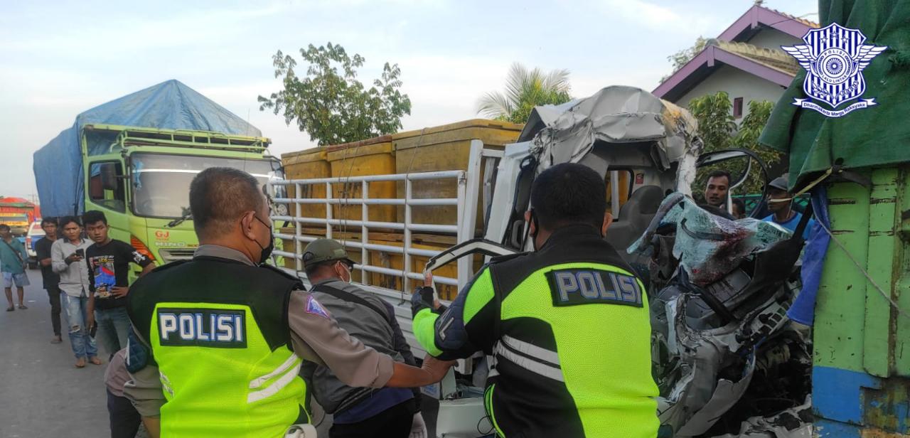 Kecelakaan mobil pickup. (Foto: Unit Laka Satlantas Polres Tuban/Tugu Jatim)