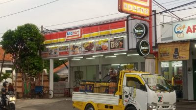 Salah satu minimarket yang berlokasi di wilayah Kabupaten Tuban.