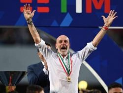 Medali Pelatih AC Milan Pioli Dicuri Suporter, Pelaku Malah Pamer di Media Sosial
