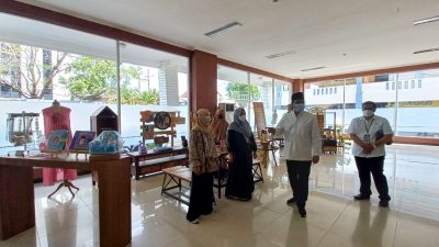 Wali Kota Pasuruan, Syaifullah Yusuf, saat meninjau layanan di Mall Pelayanan Publik Kota Pasuruan, Rabu (25/05/2022).