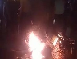 Motor Milik Terduga Pelaku Curanmor Dibakar Warga di Pasuruan