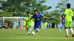 Arema FC vs tim Porprov Kabupaten Malang. (Foto: Dani Kristian/Tugu Malang)