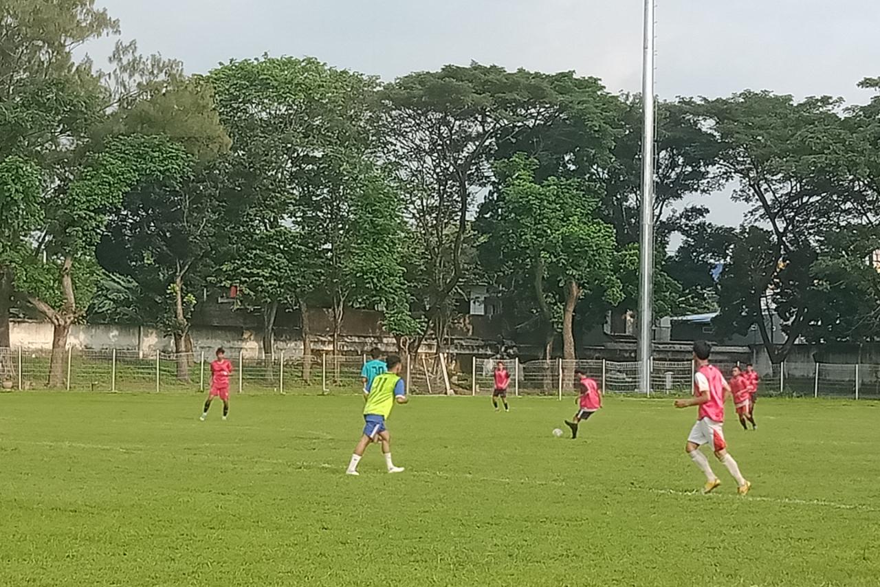 Persedikab Kediri saat menjalani seleksi pemain di Stadion Canda Birawa, Kabupaten Kediri.
