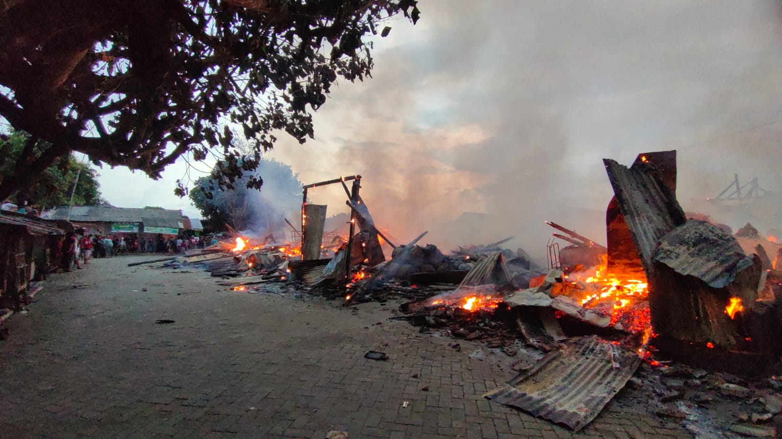 Kebakaran pasar tradisional. (Foto: Dokumen/Tugu Jatim)