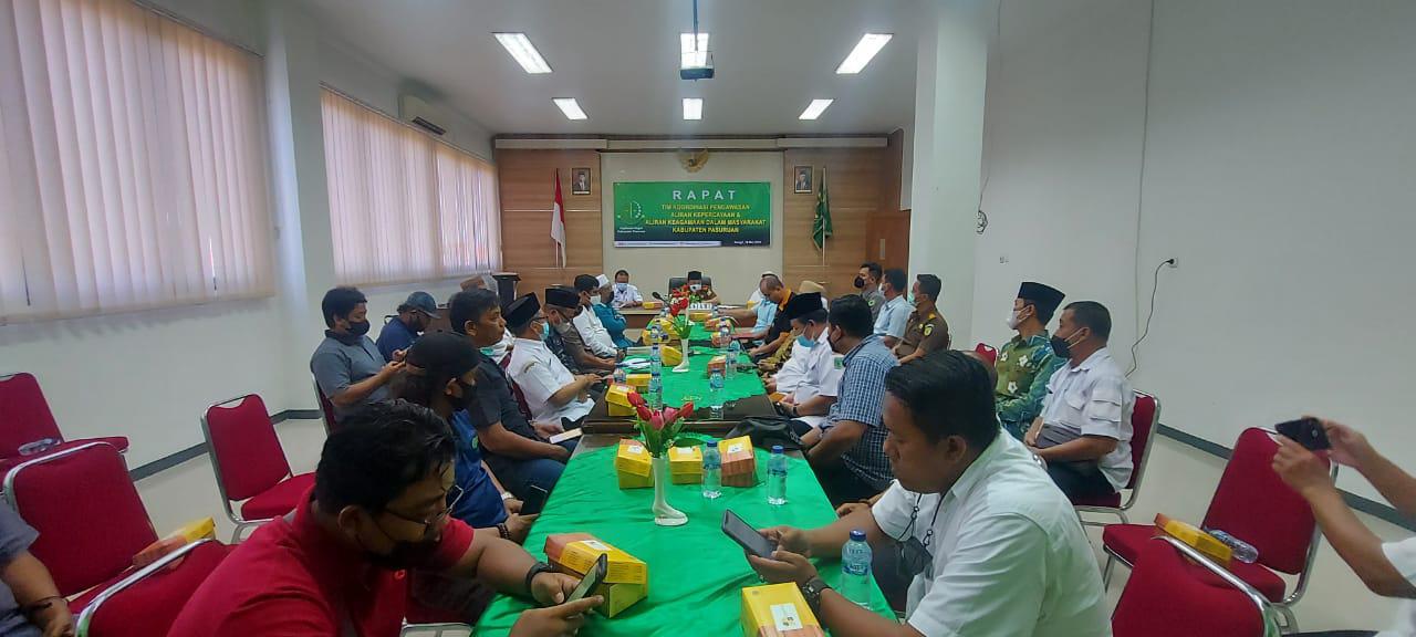 Suasana rapat tim Bakorpakem Kabupaten Pasuruan pada Rabu (18/05/2022).