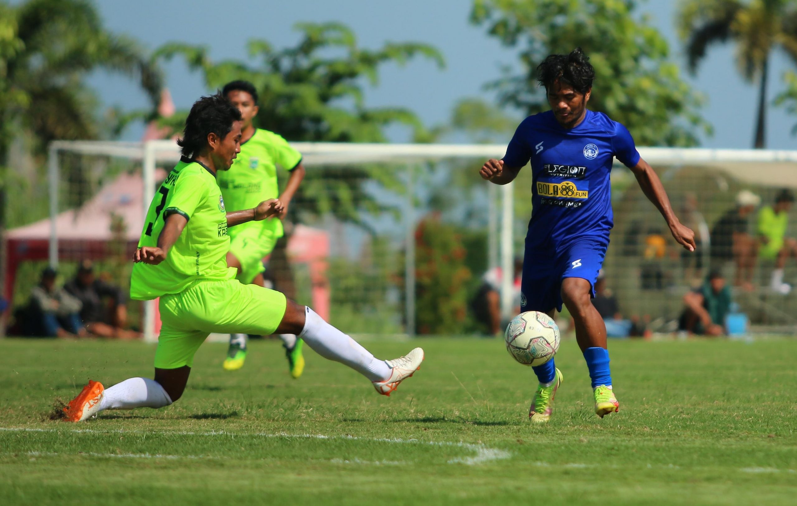 Arema FC vs tim Porprov Kabupaten Malang. (Foto: Dani Kristian/Tugu Malang)