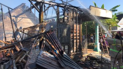 Rumah kebakaran. (Foto: Dinas Damkar Bojonegoro/Tugu Jatim)