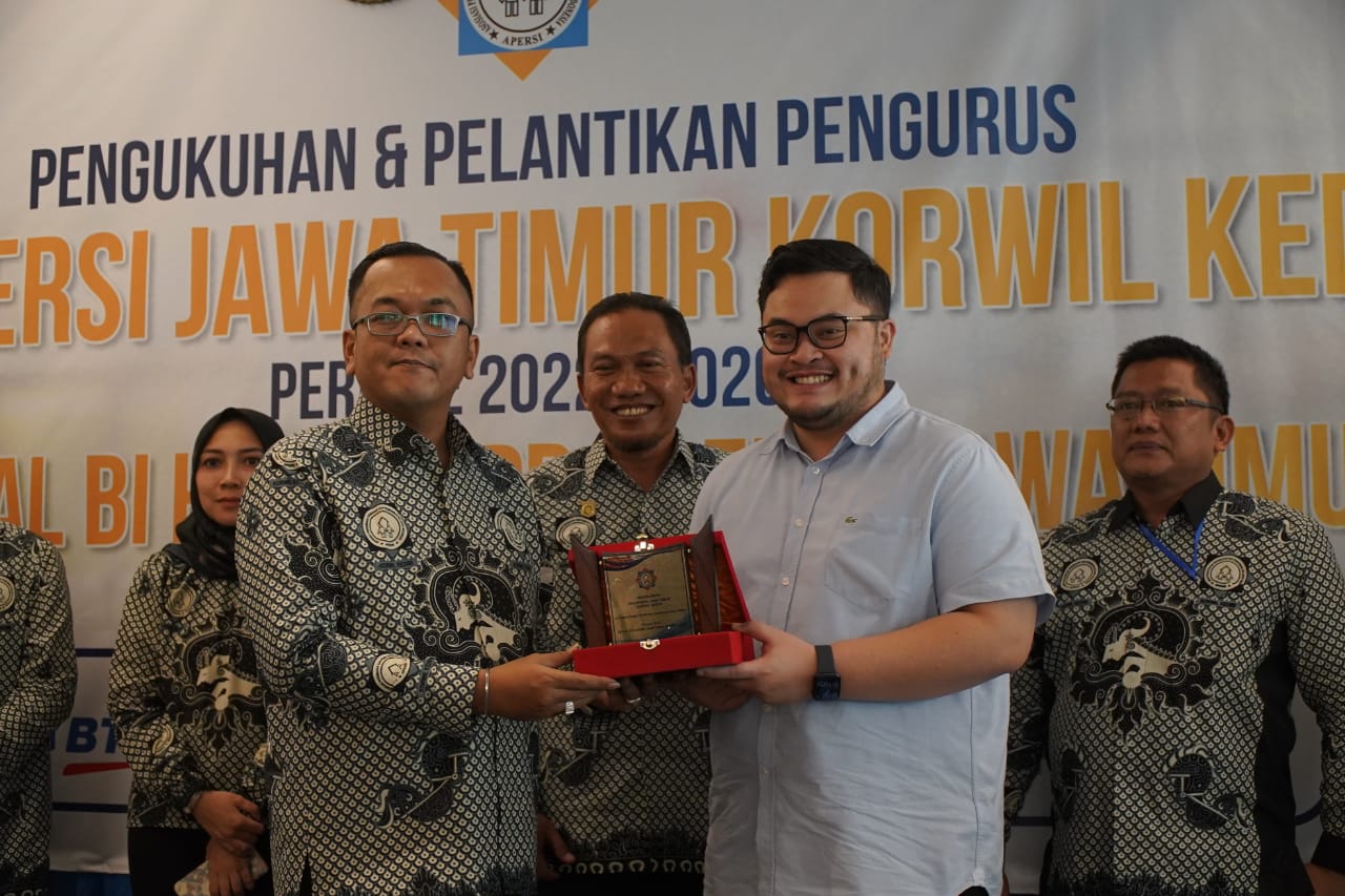 Bupati Kediri, Hanindhito Himawan Pramana, saat menghadiri pengukuhan dan pelantikan DPD Apersi Jawa Timur Korwil Kediri di Hotel Grand Surya, Kamis (19/2/2022).