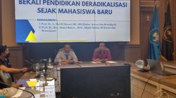 Wakil Rektor UB, Prof Abdul Hakim, memberikan pernyataan atas mahasiswanya yang tertangkap Densus 88 pada Rabu (25/5/2022).