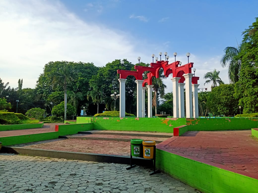 Pemberangkatan CJH. (Foto: Mila Arinda/Tugu Jatim)