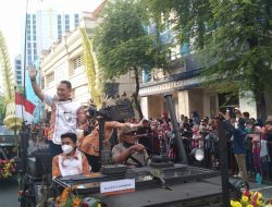 Surabaya Vaganza 2022 Berlangsung Meriah, Wali Kota Surabaya Eri Cahyadi Buka Parade Bunga di Jalan Tunjungan