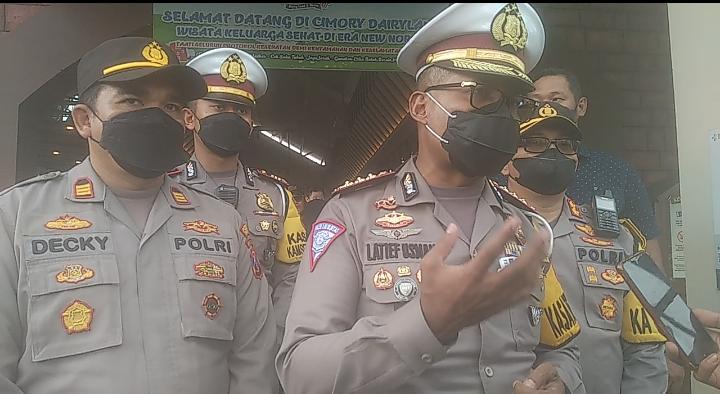 Dirlantas Polda Jatim, Kombes Pol Latief Usman, saat meninjau wisata Cimory Dairy Land Pasuruan, Kamis (5/5/2022).