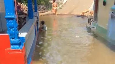 Banjir rob rendam pemukiman warga di Dusun Kisik, Desa Kalirejo, Kecamatan Kraton pada Selasa (17/05/2022).