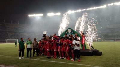 Tim Persis Solo yang berhasil mengalahkan Persebaya Surabaya dalam pertandingan Persahabatan di Gelora Bung Tomo, Surabaya, Minggu (22/5/2022) malam.