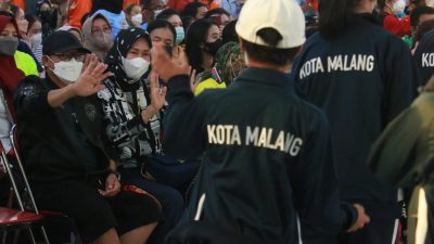 Wali Kota Malang Sutiaji saat memberi semangat atlet cabor e sport Kota Malang di Jember.