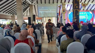 Sharing Strategi Wirausaha, Tri Rismaharini Ajak KPM di Malang Raya Mandiri secara Finansial