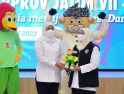 Hadiri Pembukaan, Gubernur Khofifah Perkenalkan Maskot Porprov VII Jatim hingga Dihibur 1.500 Ibu-Ibu Flashmob