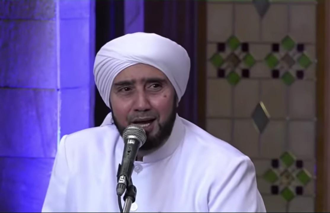 Habib Syech. (Foto: Tangkapan layar YouTube Habib Syech Bin Abdul Qadir Assegaf/Tugu Jatim)