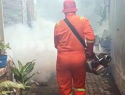 Cegah Kasus DBD Makin Meluas, Dinkes Kabupaten Pasuruan Lakukan Fogging di Desa Cangkring Malang