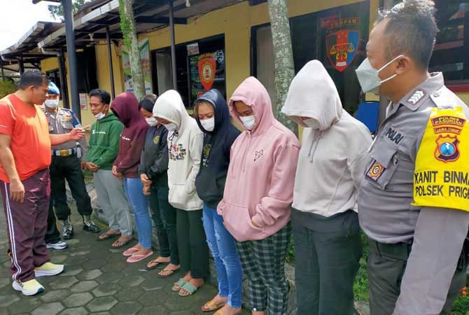 Wanita PSK. (Foto: Polsek Prigen/Tugu Jatim)