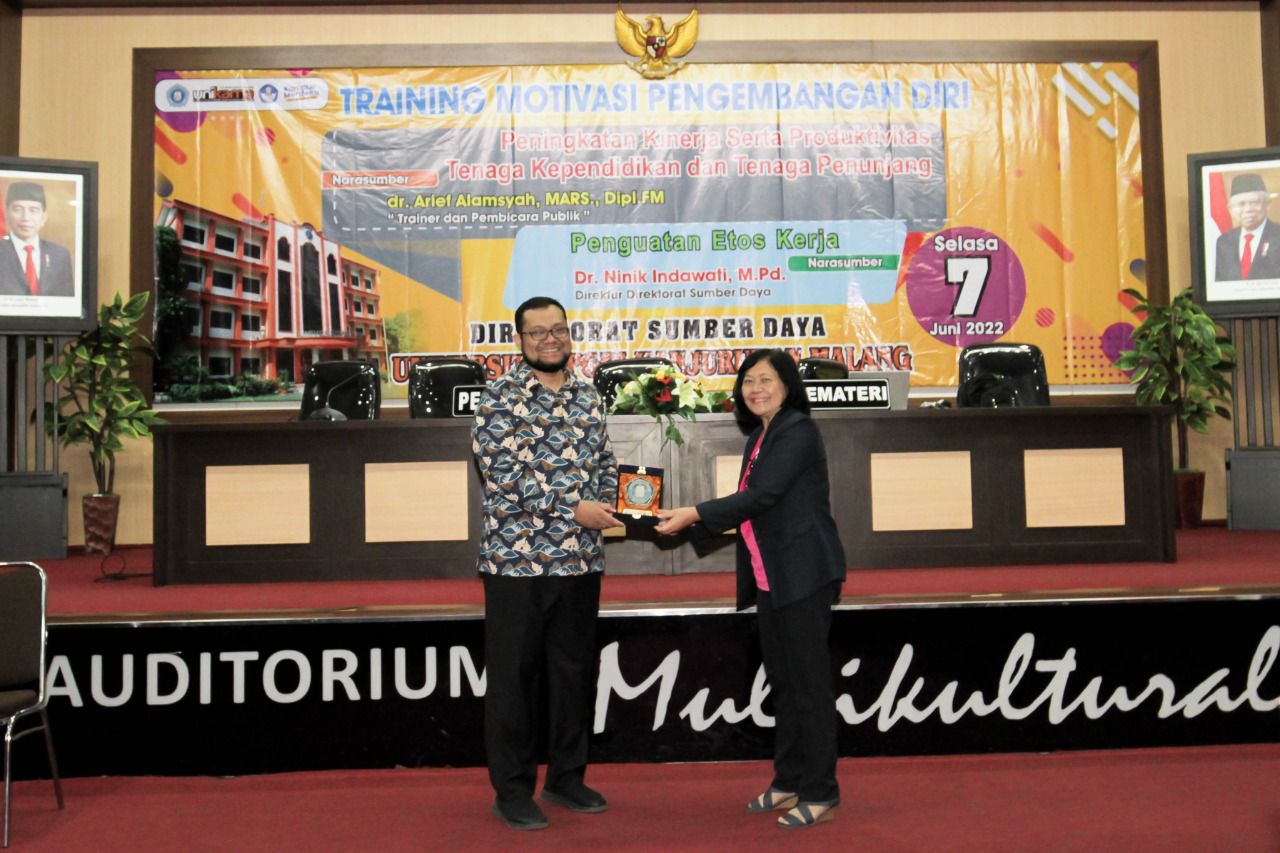 Tenaga kependidikan Unikama.(Foto: Unikama/Tugu Jatim) 