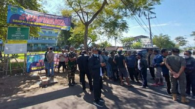 Pedagang kambing. (Foto: M.Ulul Azmy/Tugu Malang)