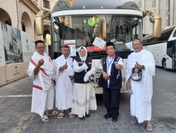 Cuaca Panas di Madinah, Satu Jamaah Haji asal Kabupaten Tuban Kakinya Melepuh saat Menuju Makkah Hari Ini