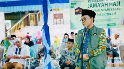 Baddrut Tamam, Bupati Pamekasan, saat memberikan sambutan di acara pelepasan jemaah haji.