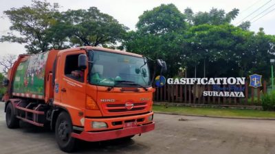 Truk compactor. (Foto: Kominfo Kota Surabaya/Tugu Jatim)