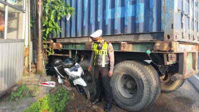 Truk kontainer. (Foto: Dok Satlantas Polres Pasuruan/Tugu Jatim)