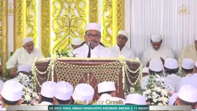 Ketua ISNU Jatim, M Mas'ud Said saat memberikan ceramah di haul akbar oleh Al Kidmah.