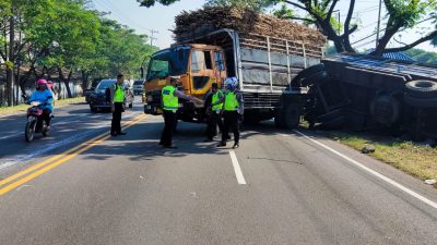 Truk gandeng. (Foto: Satlantas Polres Pasuruan/Tugu Jatim)