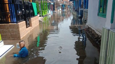 Banjir rob. (Foto: Satpolairud Pasuruan/Tugu Jatim)