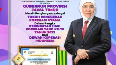 Flayer Gubernur Jawa Timur Khofifah Indar Parawansa setelah menerima penganugerahan sebagai tokoh penggerak koperasi utama tahun 2022.