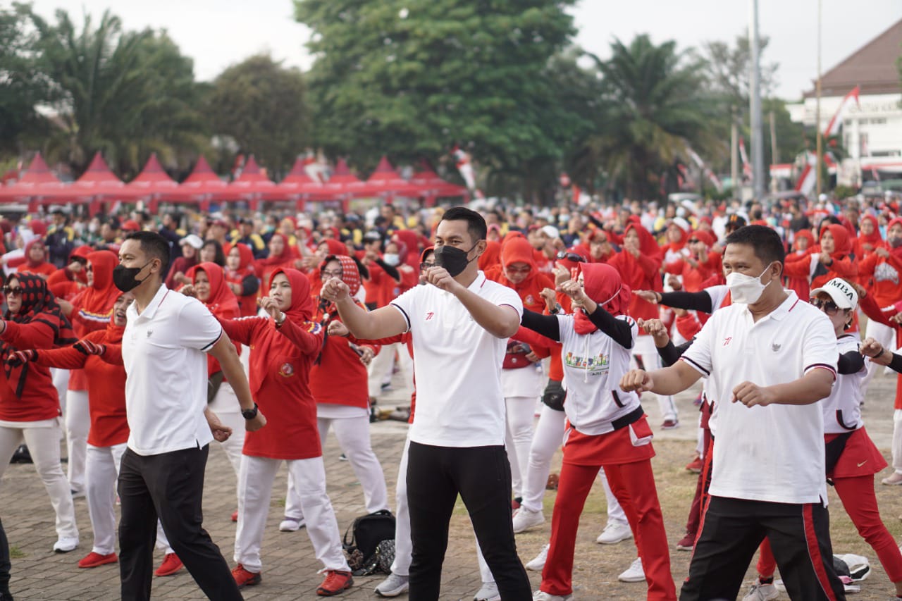 Senam bersama mengawali kegiatan perlombaan antar lembaga dan intansi yang digelar Pemkab Tuban. 