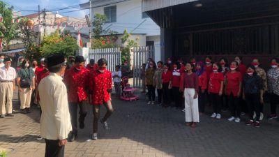 Seluruh warga kampung Pecinan saat bersiap melakukan upacara Kemerdekaan Indonesia pada Rabu (17/8/2022).