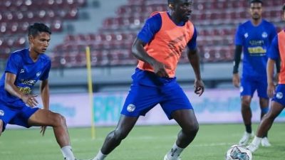 Striker Arema FC, Abel Camara saat menjalani sesi latihan jelang pertandingan melawan Bali United.