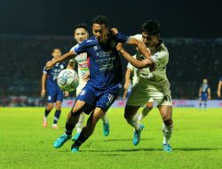 Menit Akhir Babak Pertama Lawan Persija Jakarta, Gawang Arema FC Dijebol Michael Krmencik