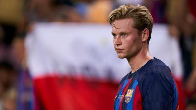 Frankie De Jong saat Bermain untuk Barcelona.