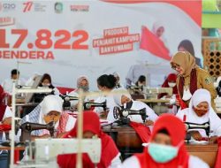 Rayakan HUT RI, Pemkab Banyuwangi Gaet 77 Penjahit Kampung Produksi 17.822 Bendera Merah Putih