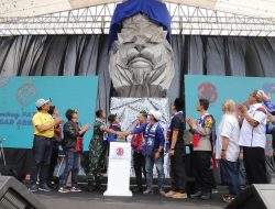 Kebanggaan Baru Aremania, Patung Singa Tegar Jawara Senilai Setengah Miliar Rupiah Resmi Berdiri