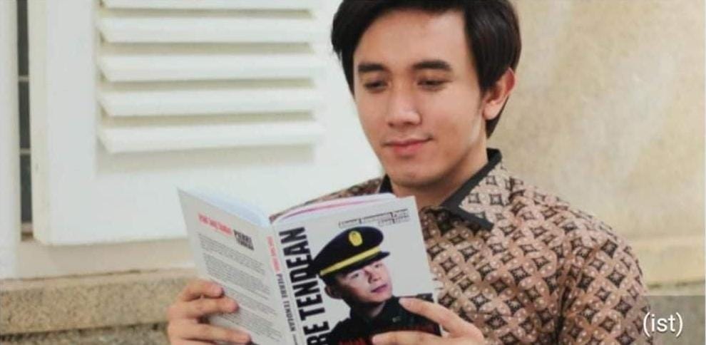 Ahmad Nowmenta Putra, penulis buku Jejak Sang Ajudan; Sebuah Biografi Pierre Tendean.