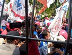 Aksi Demo 500 Buruh PT IKSG Tuban Ricuh, 2 Pekerja Diduga Sempat Diamankan Petugas