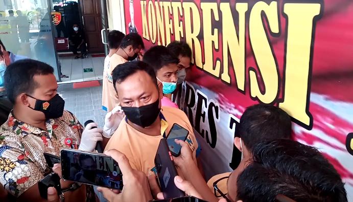 Oknum Kepala Desa di Kecamatan Tambakboyo, Tuban, menjadi tersangka kasus narkoba jenis sabu pada Rabu (30/03/2022)